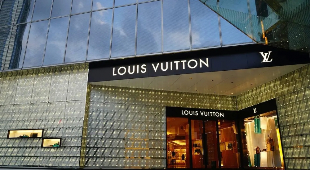 Louis Vuitton qeyri-qanuni biometrik məlumat toplamaqda ittiham olunur