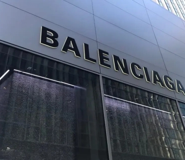 Balenciaga kriptovalyuta ilə ödəniş qəbul etməyə başlayır