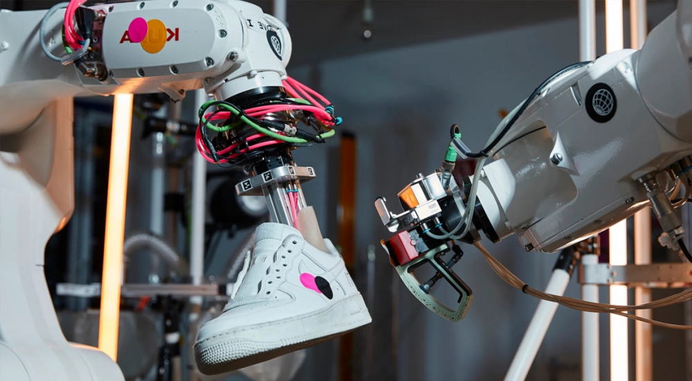 İdman ayaqqabılarının təmizlənməsi və təmiri üçün robot - Nike BILL hazırlanıb