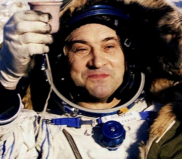 Kosmosda ən uzun müddət qalan kosmonavt Valeri Polyakov vəfat edib