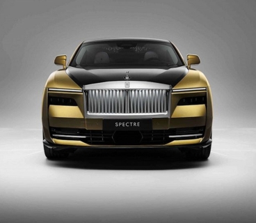 Rolls Royce ilk elektrikli avtomobili Spectre-i təqdim edib