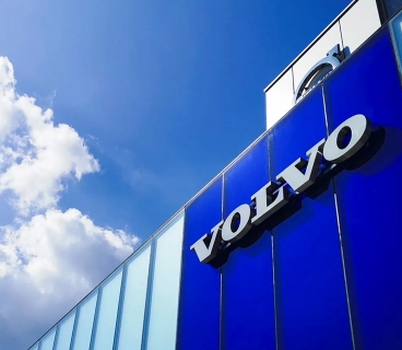 Volvo 12 min avtomobili geri çağırır