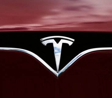 Tesla 300 mindən çox avtomobilini geri çağırır