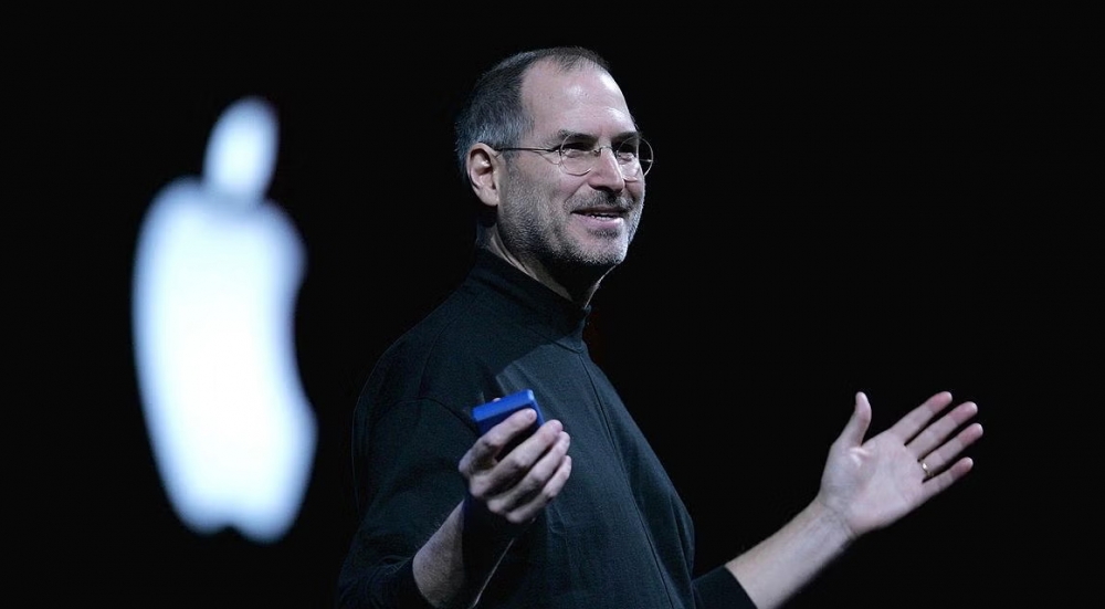 Steve Jobs və Steve Wozniak tərəfindən imzalanmış çek hərraca çıxarılır