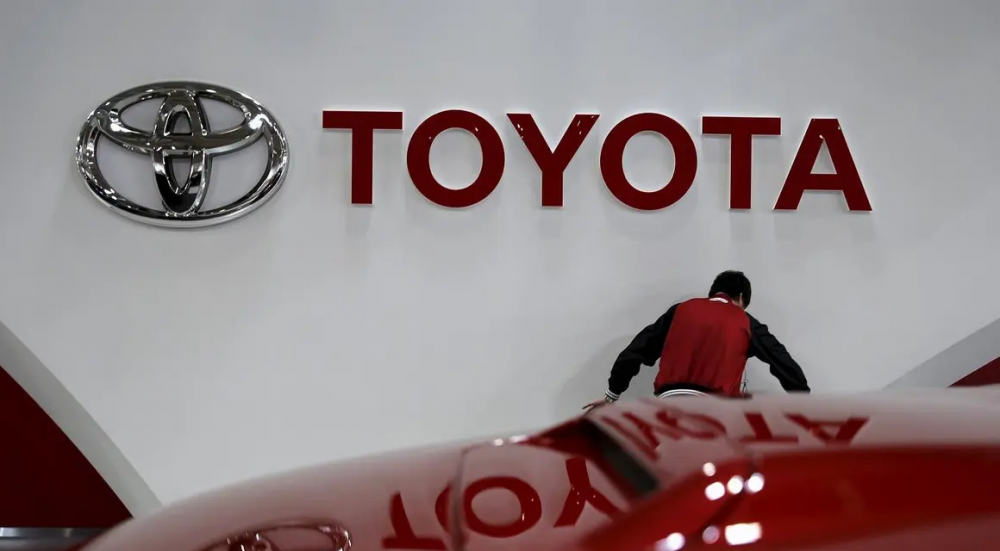 “Toyota Motor” rüblük əməliyyat mənfəətini 155% artırıb