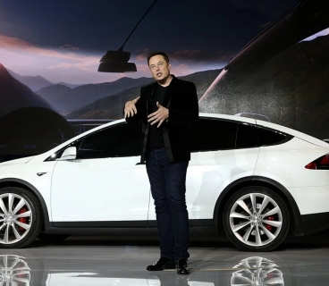 İlon Mask Tesla avtomobillərinin problemli olduğunu qəbul edib