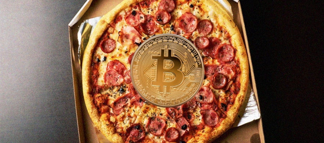 Bitcoin pizza günü 2025: 10.000 btc-lik pizzadan 1 milyard dollarlıq əfsanəyə