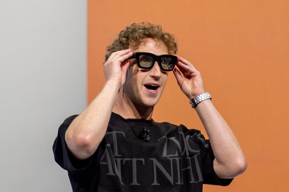 Why did Zuckerberg buy a stake in Ray-Ban?