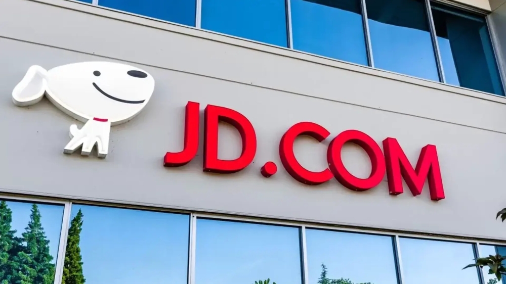 Chinese e-commerce company JD.com has acquired the German company Ceconomy for €2.2 billion