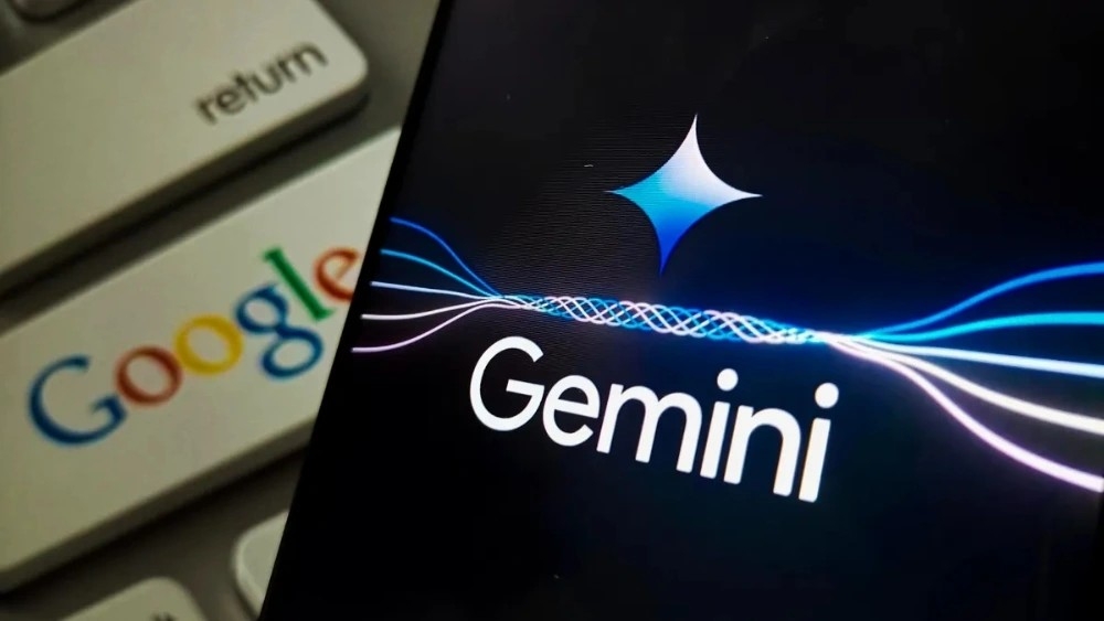 Google-un “Gemini” tətbiqi App Store-da lider oldu: “ChatGPT”-ni geridə qoydu