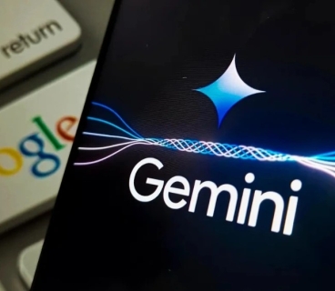 Google-un “Gemini” tətbiqi App Store-da lider oldu: “ChatGPT”-ni geridə qoydu