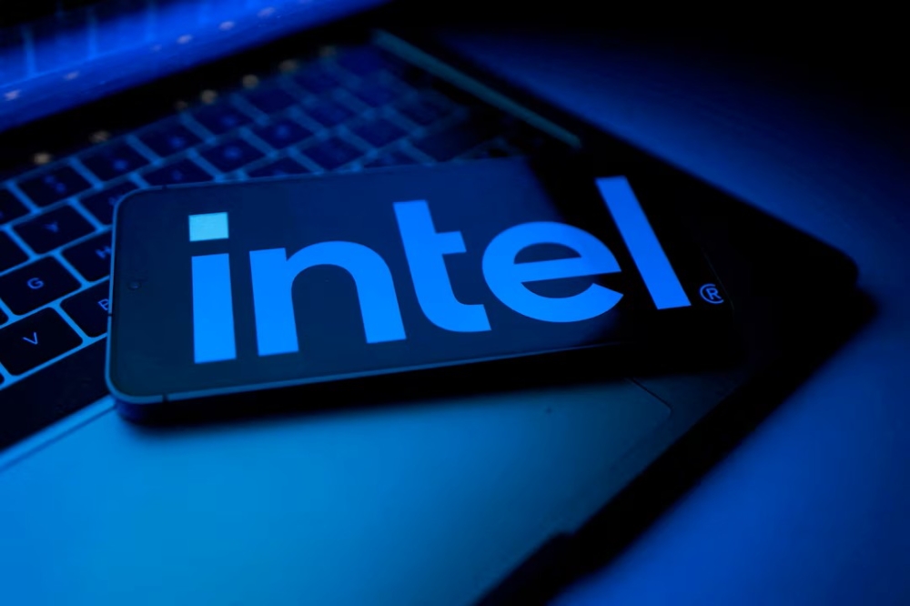 Intel offers Apple investment in chip production