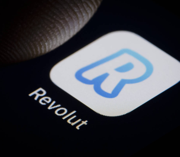 Revolut Avropada yaşayan rusiyalıların hesablarını dondurmağa başlayıb
