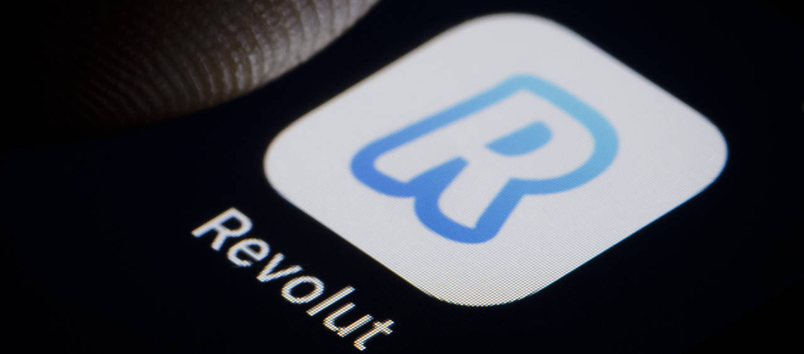 Revolut Avropada yaşayan rusiyalıların hesablarını dondurmağa başlayıb