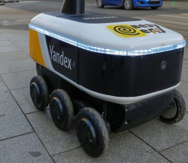 "Yandex Lavka" launches robot courier service in Saint Petersburg