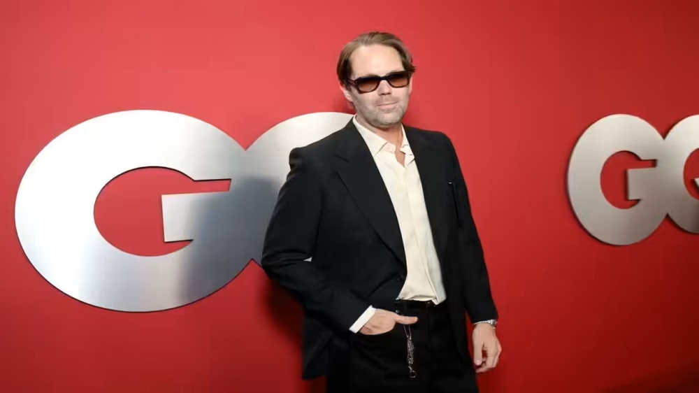 Zukerberq Apple-ın UI dizaynerini komandasına cəlb edib