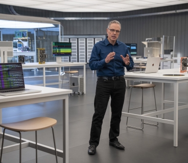 Tim Kuk istefa verməyi düşünən Apple-ın vitse-prezidentini şirkətdə saxlamağa çalışır