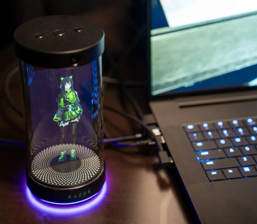 Razer süni intellekt assistentini masaüstü holoqram şəklində təqdim edib