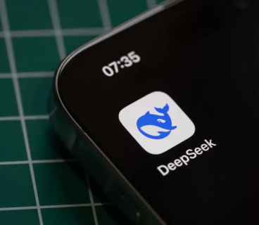 There were 18 key scientists who created the R1 model