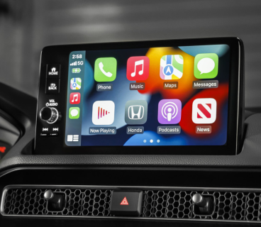 Apple will allow voice-activated AI chatbots in CarPlay
