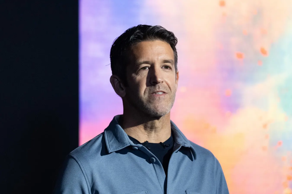 Who is the new Apple CEO John Ternus?