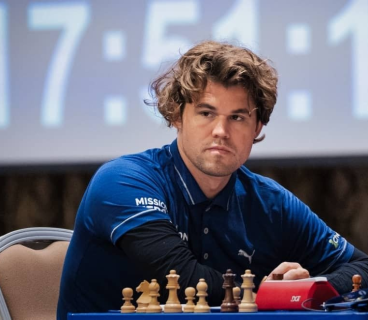 Kompüter olmayan Maqnus Karlsen 250 min dollarlıq turniri qazandı