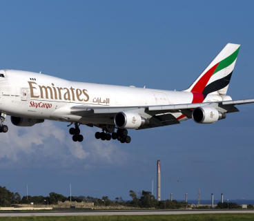 Emirates təyyarələrində pulsuz Starlink interneti istifadəyə verildi