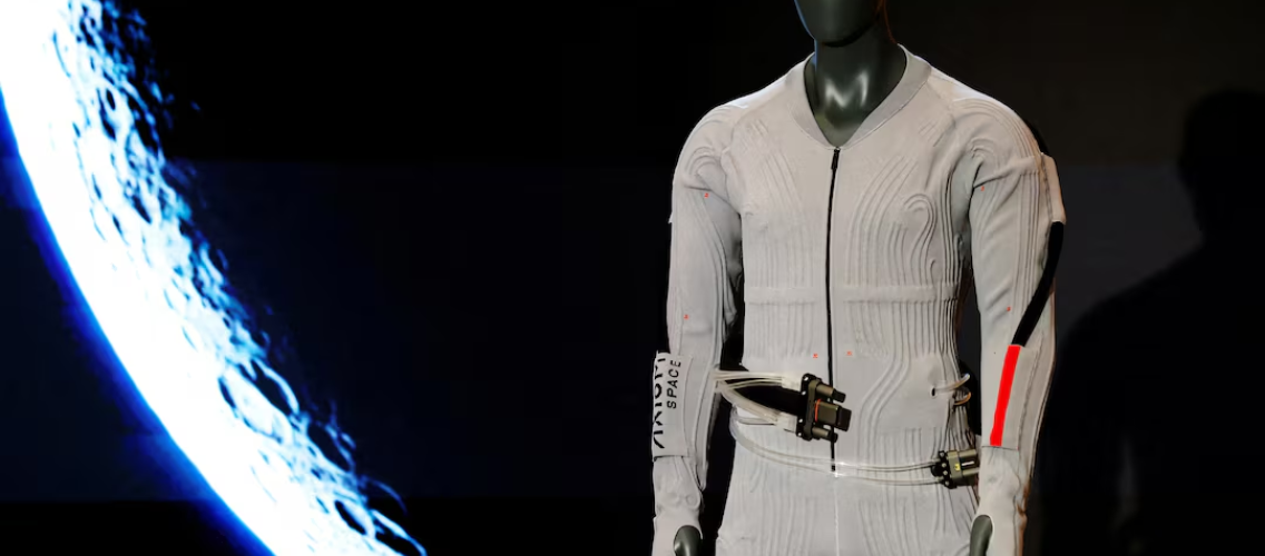 Prada NASA astronavtları üçün yeni kosmik geyim təqdim edib