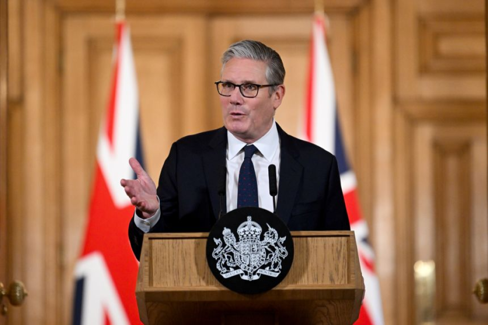 Britaniya 16 yaşdan kiçiklərə sosial şəbəkələri qadağan edir