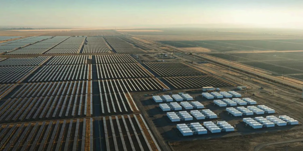 Tesla nəhəng günəş elektrik stansiyasının gücünün 90%-ni əvvəlcədən rezerv edib