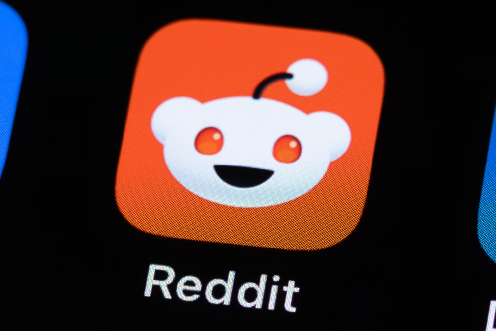 Reddit tarixində ilk dəfə 500 milyondan çox həftəlik istifadəçiyə çatdı