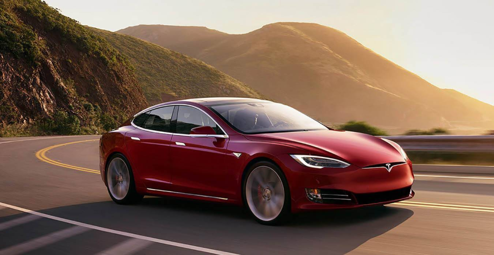 Tesla 10 milyonuncu elektromobilini istehsal etdi